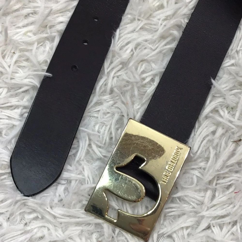 True Religion Black leather Belt with Gold Horseshoe Logo Buckle